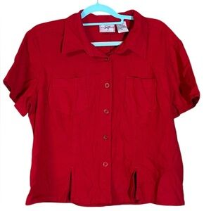 Vintage Women's Red Short Sleeve Button-Up Shirt